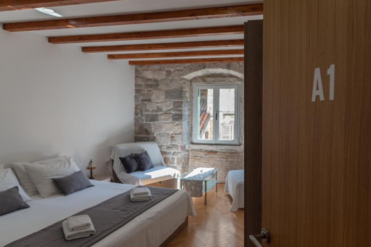 Camenno Apartments-The Heart Of Diocletian'S Palace-Open All Winter! Split Exteriör bild